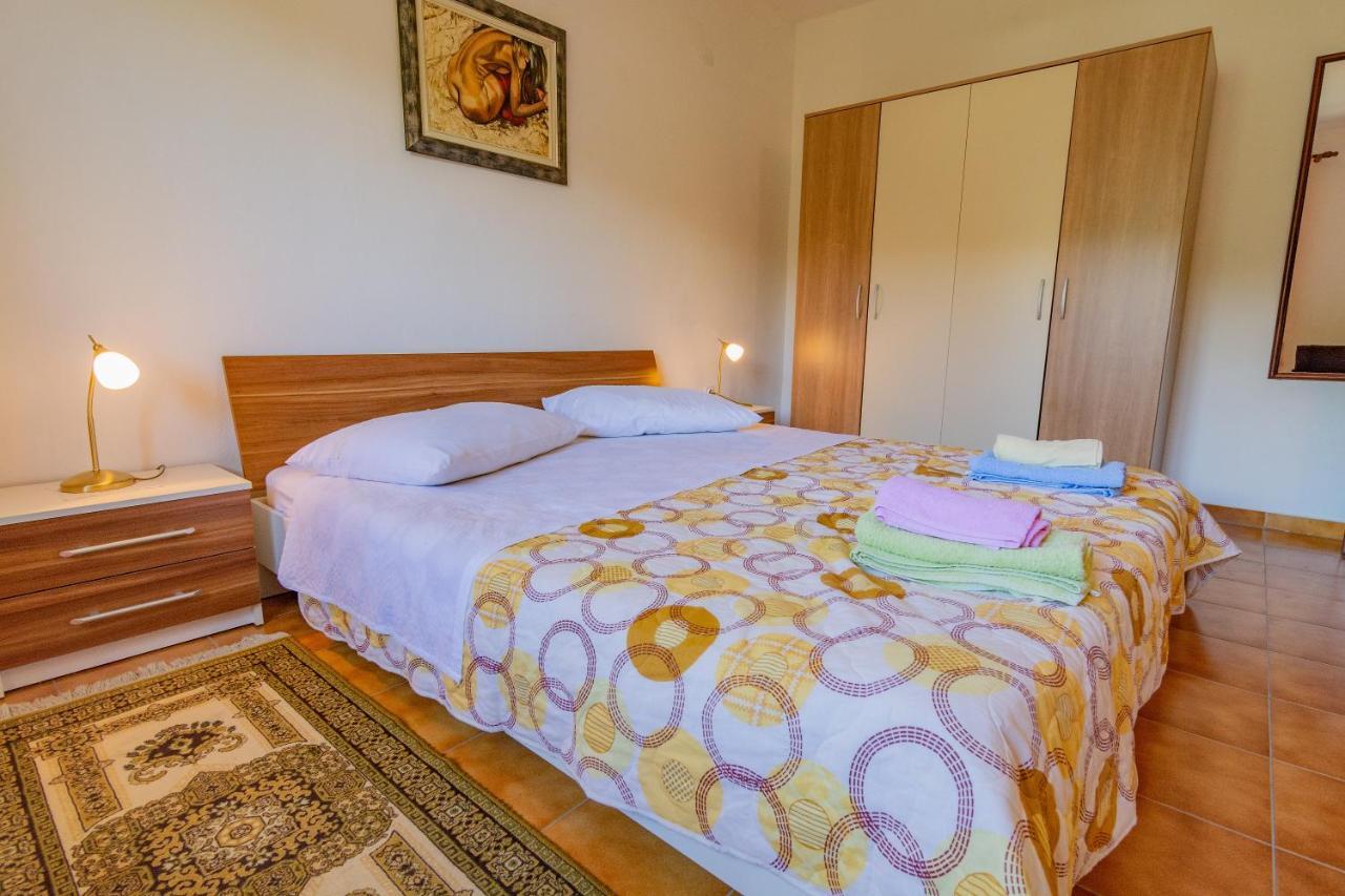 Apartment Dumicic 1 Mundanije ภายนอก รูปภาพ